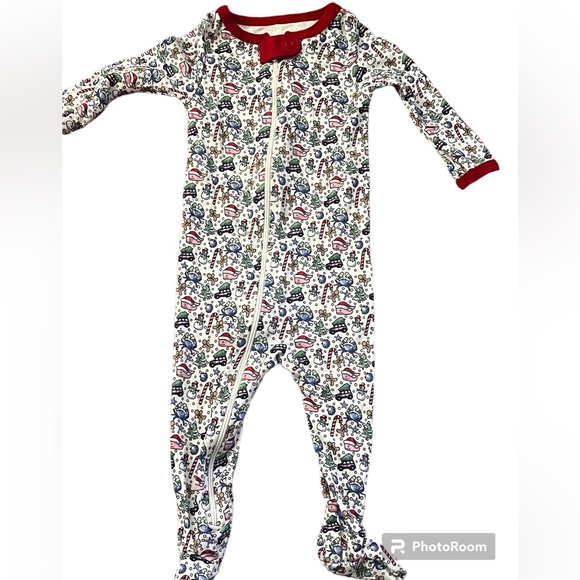 Vineyard Vines Other - Vineyard Vines Whale Holiday Christmas 🎄 Onesie Foo